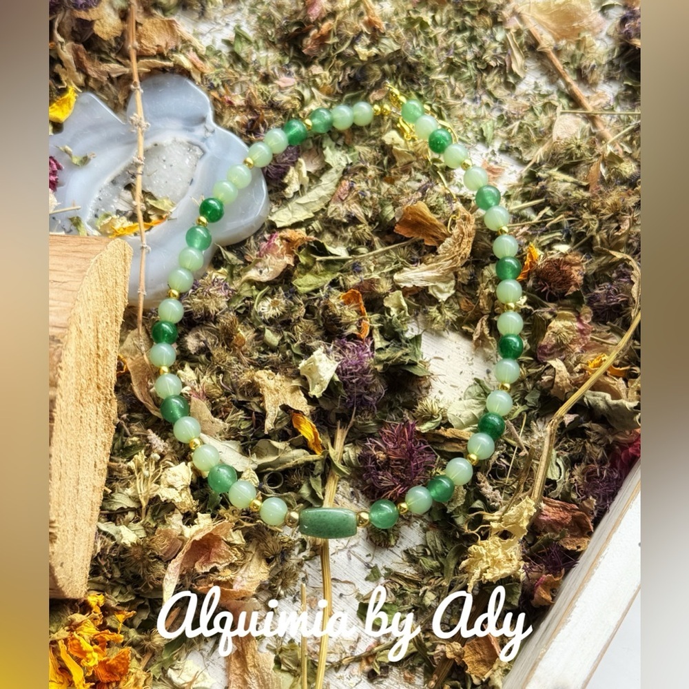 Beaded aventurine and jade short Necklace
